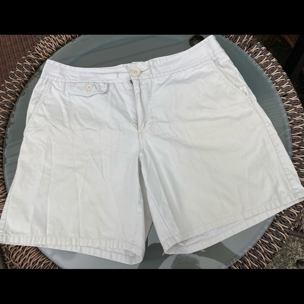 Old Navy beige shorts
